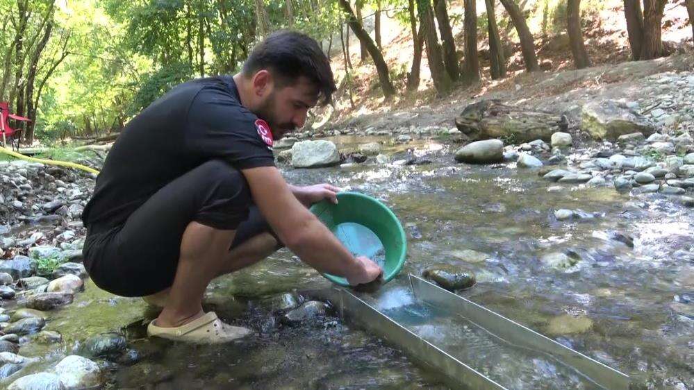İl il gezip derelerden altın çıkartıyor! Yıllık kazancını açıkladı 2
